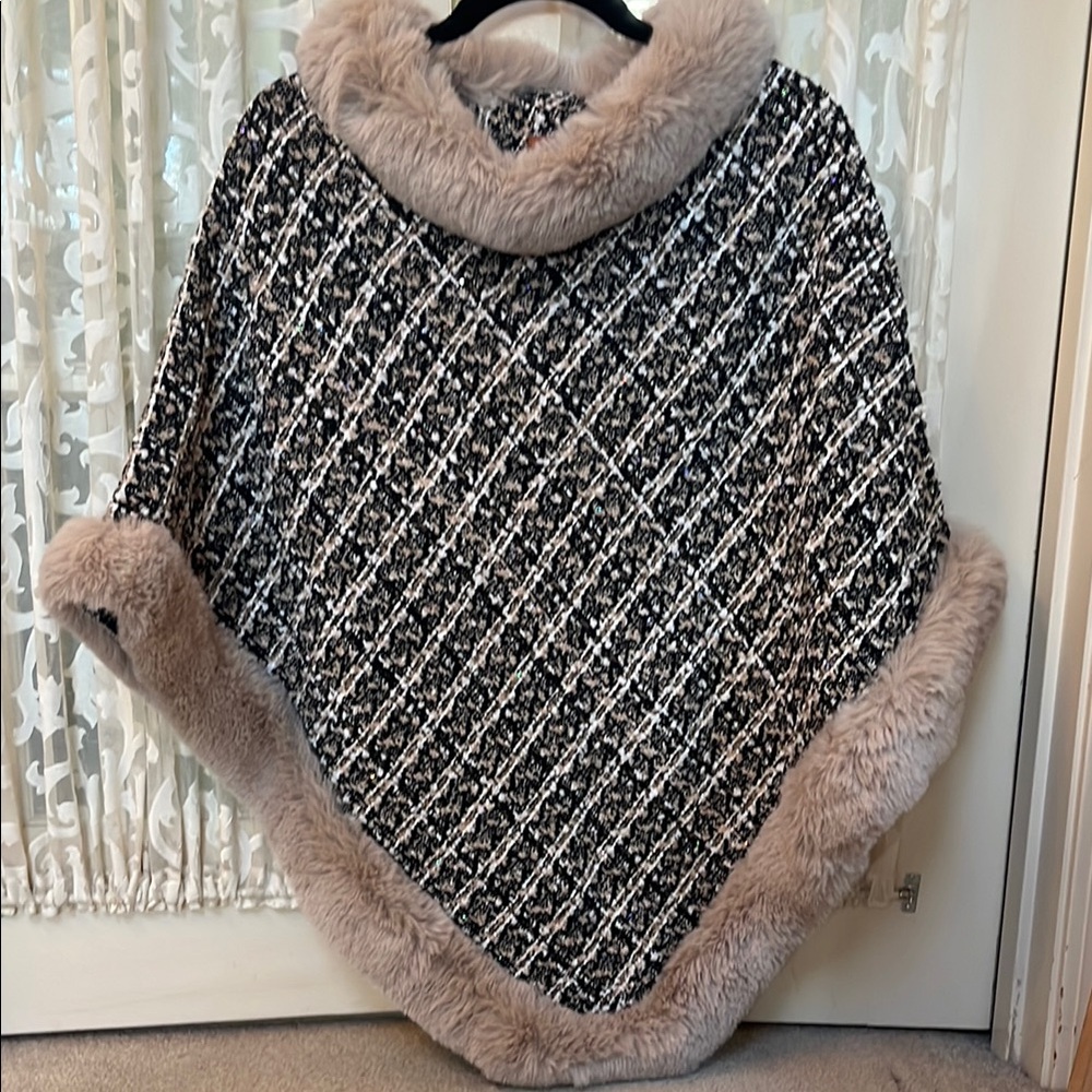 Chic Black and Gray Women's Sweater Poncho